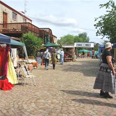 Splinternuwe kunsmark vir Oudtshoorn
