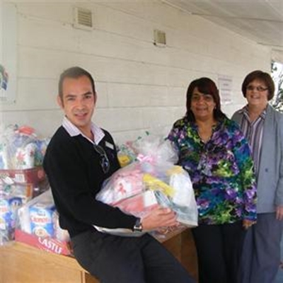 Waiters give back to community