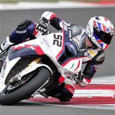 ‘Rock 'n roll’ racer retires