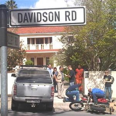 Calm traffic on Davidson, please