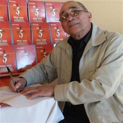 George-digter stel  Christelike boek bekend