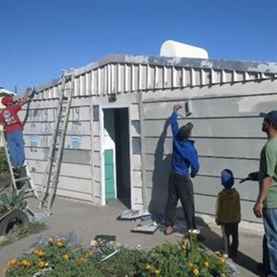 Pennypinchers adds colour to crèche