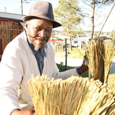 'Oupa Gilbert Besem' needs a bed