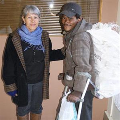 Werklose man herwin vir inkomste