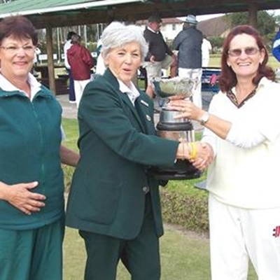 New singles bowls champions