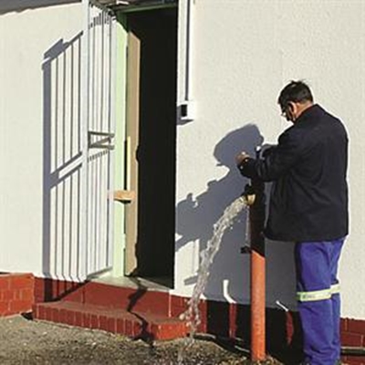 Warm debat oor stasie se brandblussers