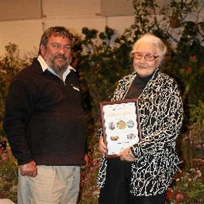 Bekende kampvegter vereer vir bydrae