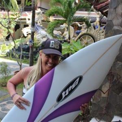 Local surfer heads to China