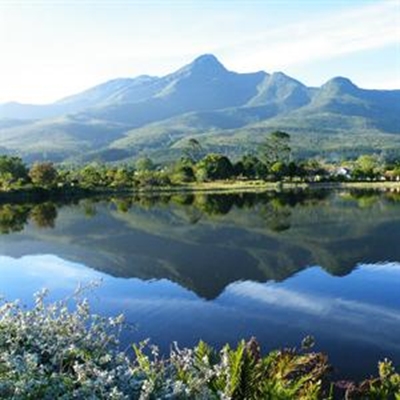 Woman mugged in Botanical Garden