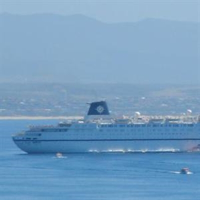 Luxury cruise liner visits Mossel Bay