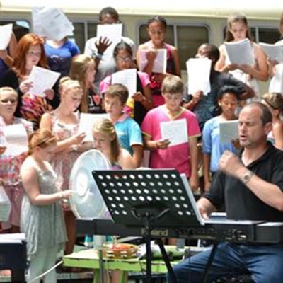 Kinderkoor volstoom aan die gang vir 2012