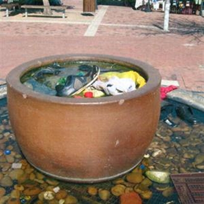 Fonteine in Yorkstraat word toegegooi