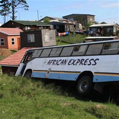 Bus’ burst tyre causes traffic jam 