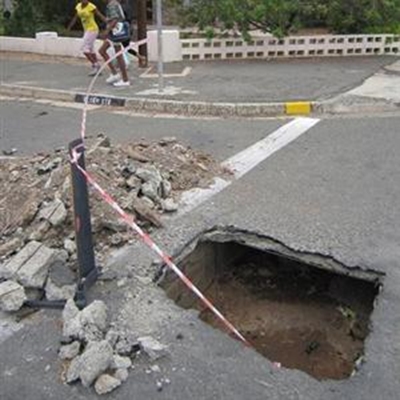 Pelham slams potholes 