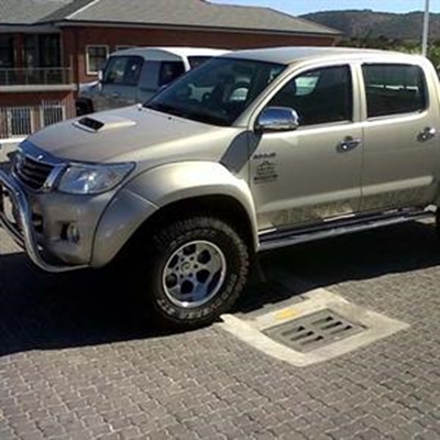 Aangepasde Toyota Hilux by Beesloop 