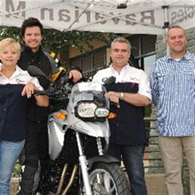 Elvis Blue se blinknuwe ysterperd 