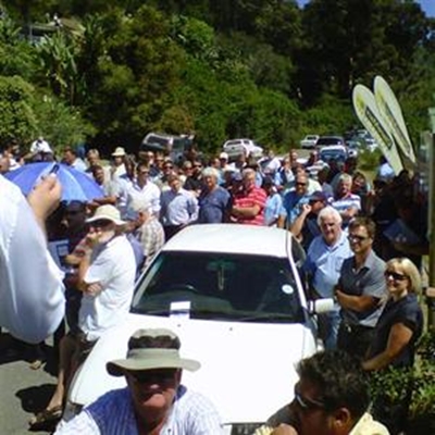 Knysna icon auctioned off 