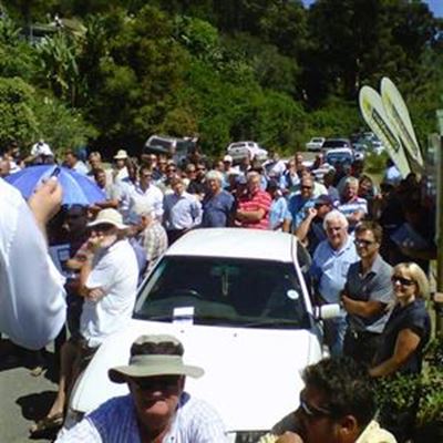 Knysna icon auctioned off 