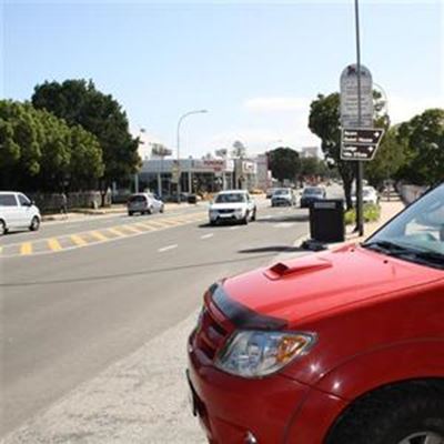 Motoriste omgekrap oor vullisdromme