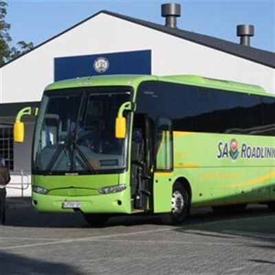 Vyf busse opgeskort 