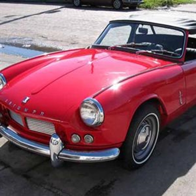 Vintage sports cars gather in Plett