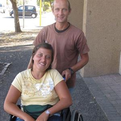 Eugene en Nakita toer land vir dogter