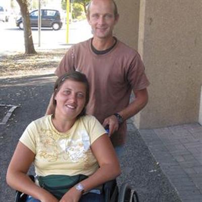 Eugene en Nakita toer land vir dogter