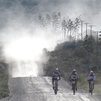 Moordende bergfietsren in Klein-Karoo 