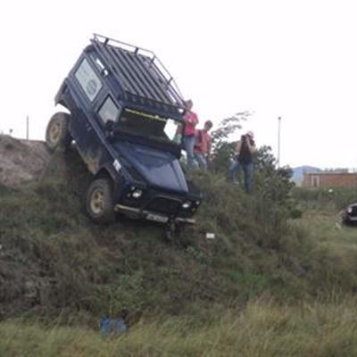 Modder gaan spat by 4x4-uitdaging