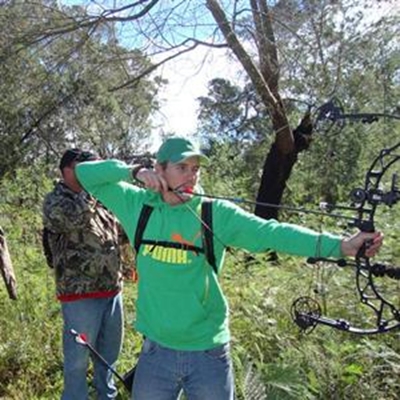 Barnard skiet die boerpot los