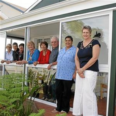 Hartenbossers help stoep toebou 