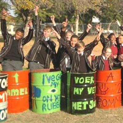 Geverfde asblikke vir Omgewingsdag