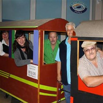 Kinders gaande oor Langeberg Mall “treintjie"