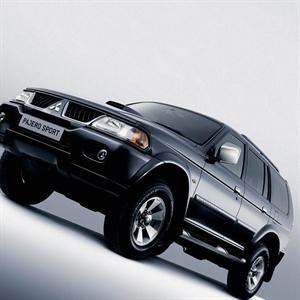 Research 2002
                  Mitsubishi Montero pictures, prices and reviews