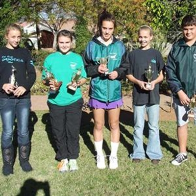 Oudtshoorn-swemmers deur SWD vereer