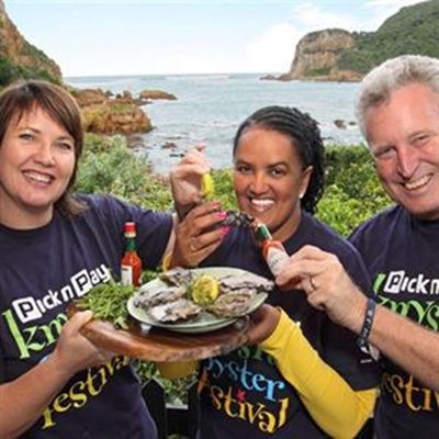 Knysna feels festive on Fridays 