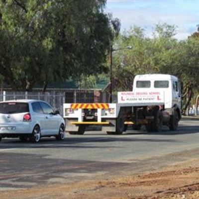 Wetgewing oor bestuurskole op pad 
