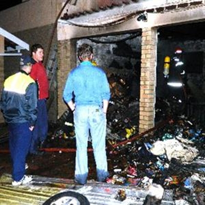 Blitsige optrede keer brand in kompleks 