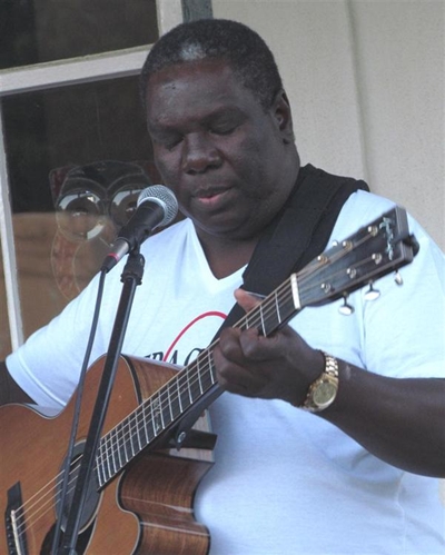 Vusi Mahlasela in Nieu-Bethesda