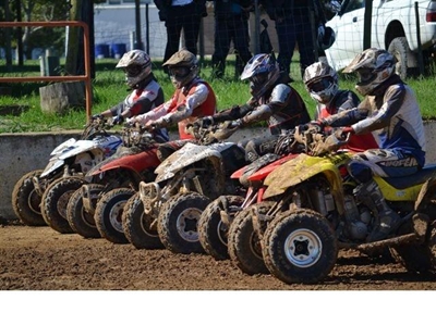 Action at the Oval track