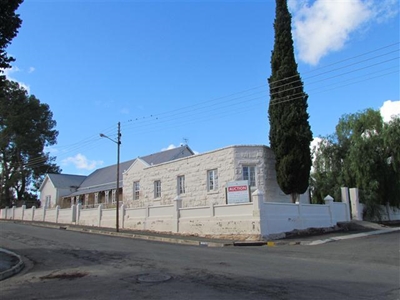 School building auctioned off