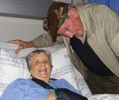 Kay beseer op 55ste herdenking