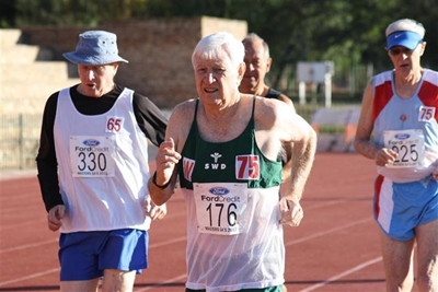 Meestersatlete blink uit op Oudtshoorn