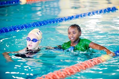 Jaarlikse swemgala vir Laerskool Blanco