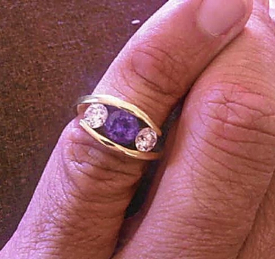 Woman looking for stolen rings