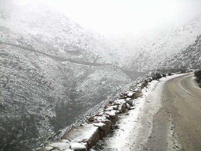 Swartbergpas gesluit weens sneeu