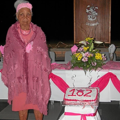 Ouma Leah vier 102 jaar