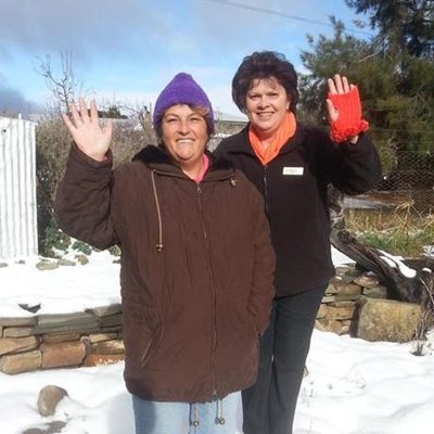 Oudtshoorn inwoners vasgekeer in sneeu