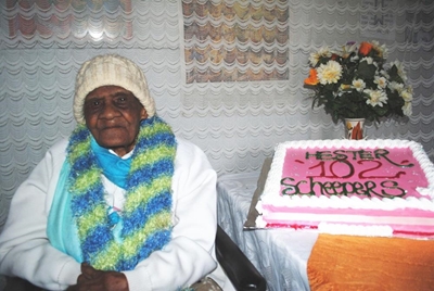 Tannie Hessie vier 102 jaar