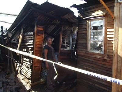 Huis vermoedelik deur kêrel afgebrand